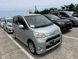 Daihatsu Move 2
